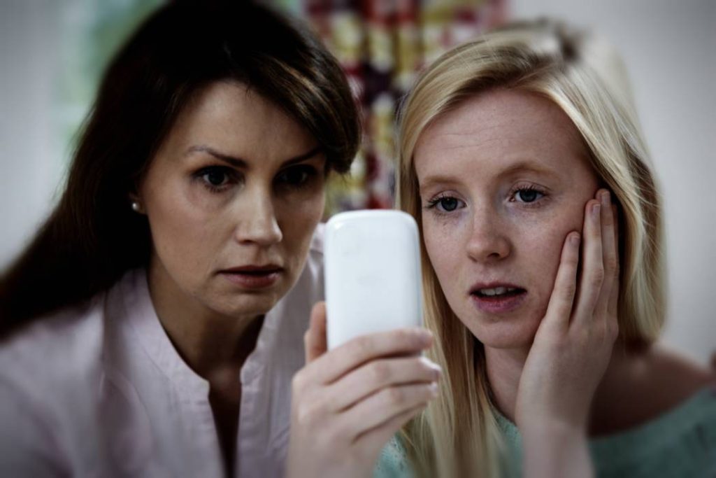 A Woman Received This Chilling Voicemail from Her Father – Months After His Death